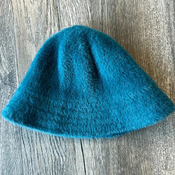 Nordstrom Rack Hat Blue Green Furry Bucket Hat One Size - Picture 1 of 6